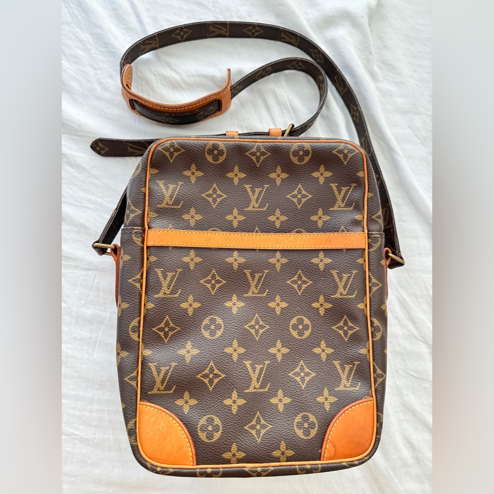 ‼️SOLD‼️Authentic Louis Vuitton Danube monogram crossbody bag